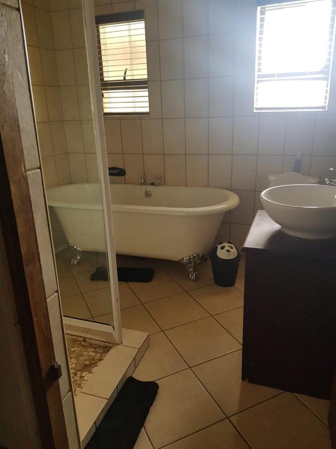 Tsessebe Guesthouse Bloemfontein Eksteriør bilde