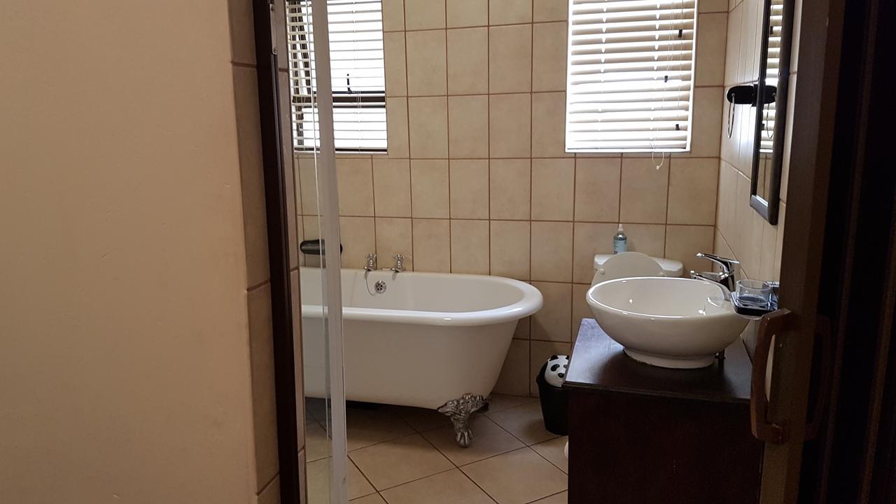 Tsessebe Guesthouse Bloemfontein Eksteriør bilde